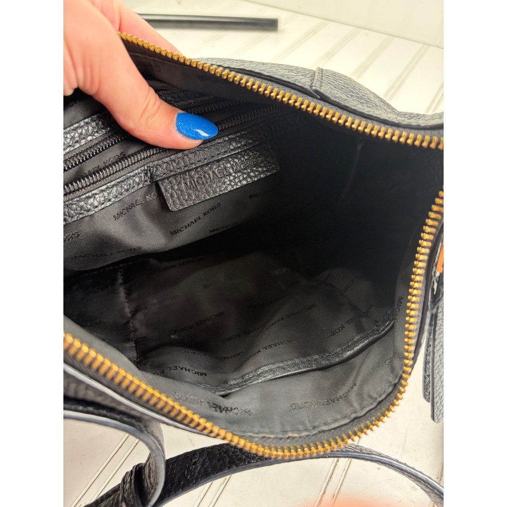 Michael Kors Black Nayla Medium Pebbled Leather Messenger Crossbody Shoulder Bag - Picture 8 of 11